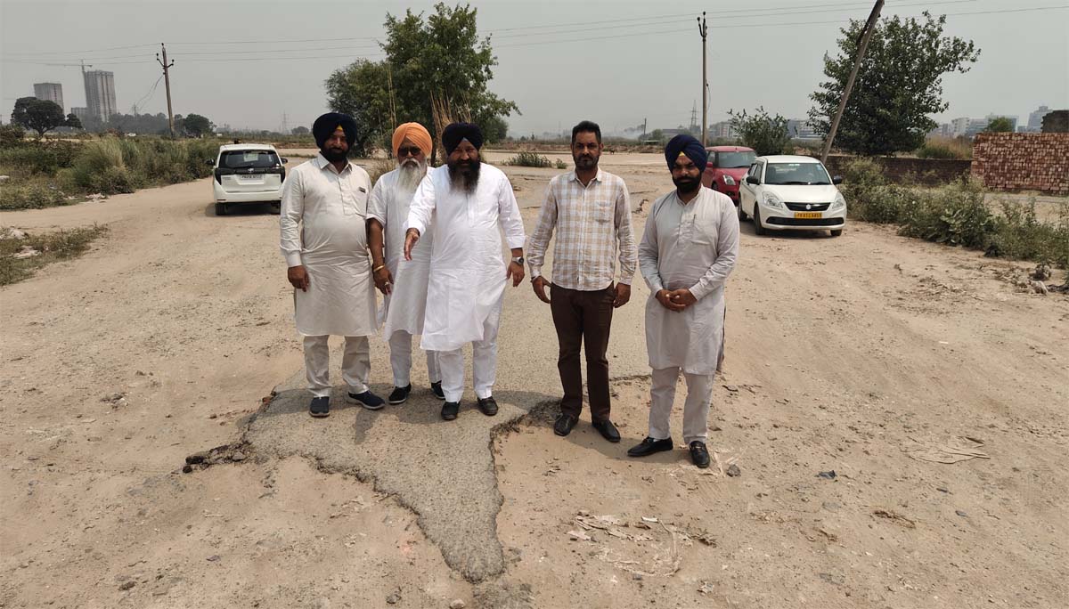 Akali Dal raises questions on the poor condition of Chapparchiri road.
